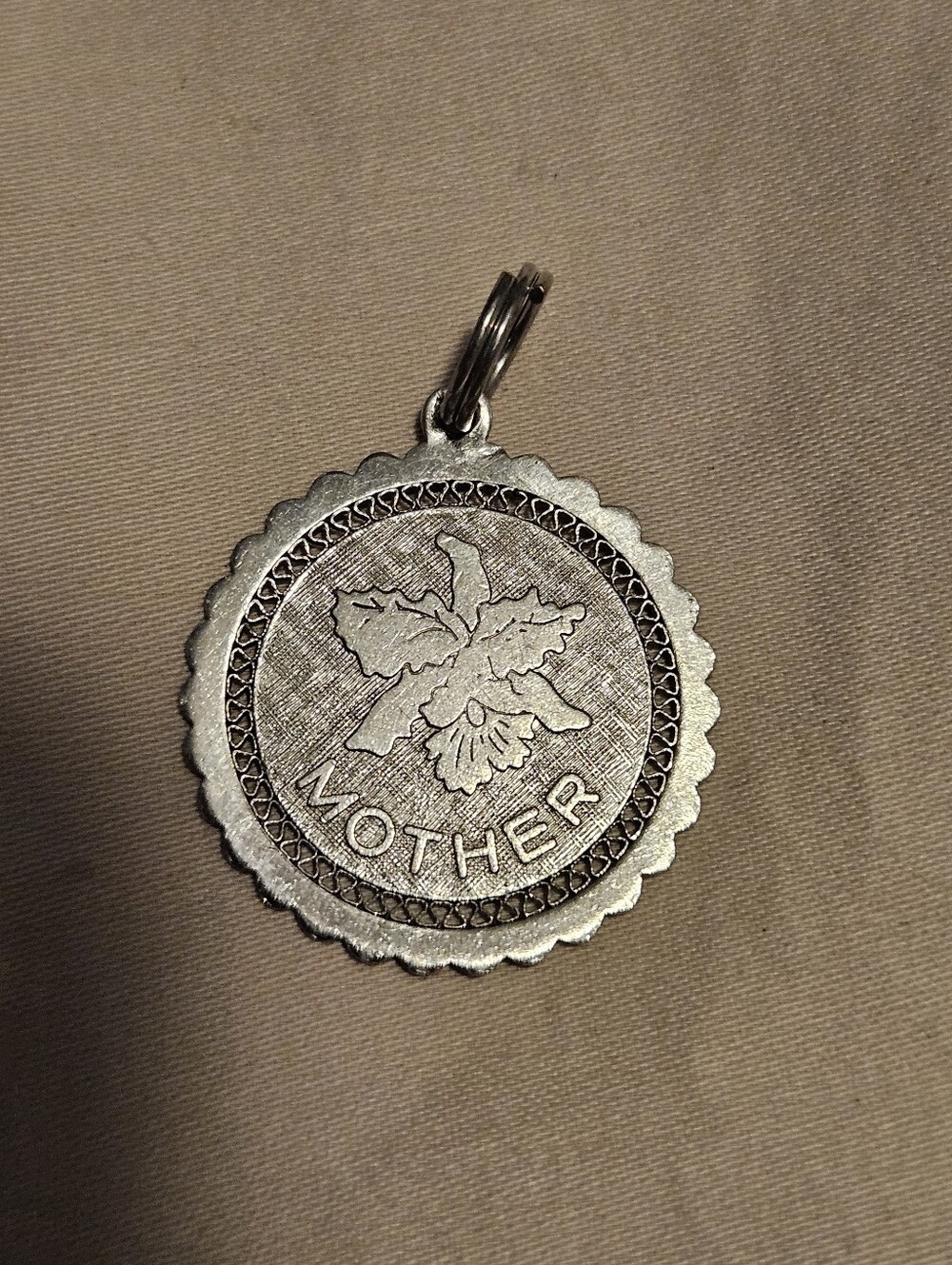 Vintage Religious Medals & Crucifix Pendants Lot of 7 - Picture 5 of 16